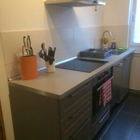 Gemuetlich דירה *